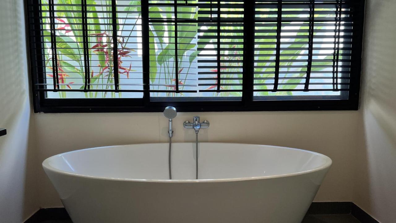 Plunge Tropic 2 Naiharn *